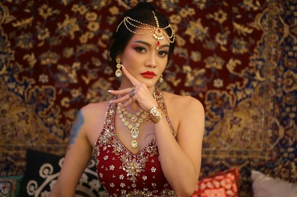 Comment les bijoux arabes sont-ils intégrés dans la culture et la mode actuelles?